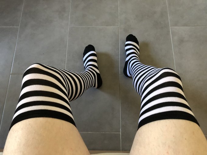 And the last pair. https://t.co/b9K0hN6FQF<a href="/tag/rwby"class="tags"><span>#rwby</span></a>