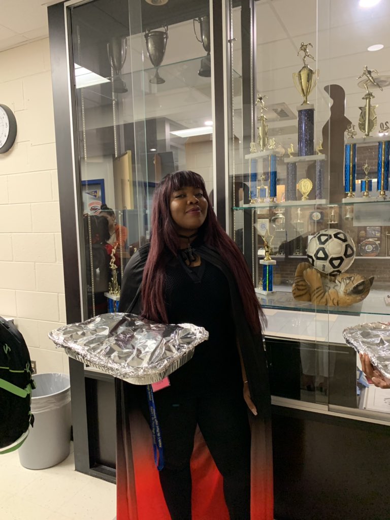 Wooten12821254's tweet photo. Can’t hide that tiger pride. PTSA would like to thank the staff for all of your hard work. @AIHSPrincipal @LeeIRaymond @CresciMarty @JennifromdaHock @TigerPrideNews @ https://t.co/Y7j2YWhu0e