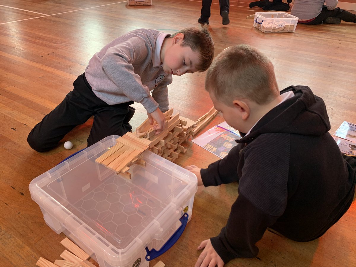FoveranSch's tweet photo. The K-Nex Generation team is visiting the school today and we’re all getting to do some problem solving with Kapla blocks. Resilience is needed when it all falls down and creative solutions to emerging problems are everywhere. Great fun! https://t.co/3maH51h0Jq