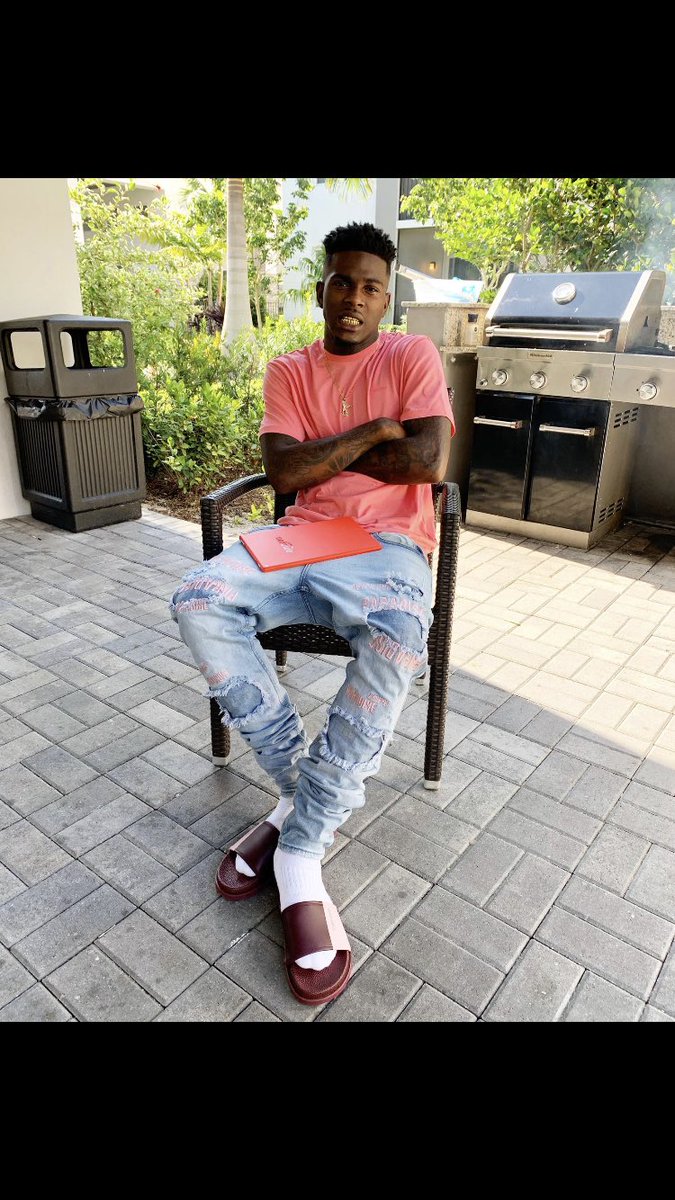 Idk_youOryou's tweet photo. You fucked me up with this one cuh 💜💜 love ya thug sleep easy #LLRaw https://t.co/RS2Bg2Zdfm
