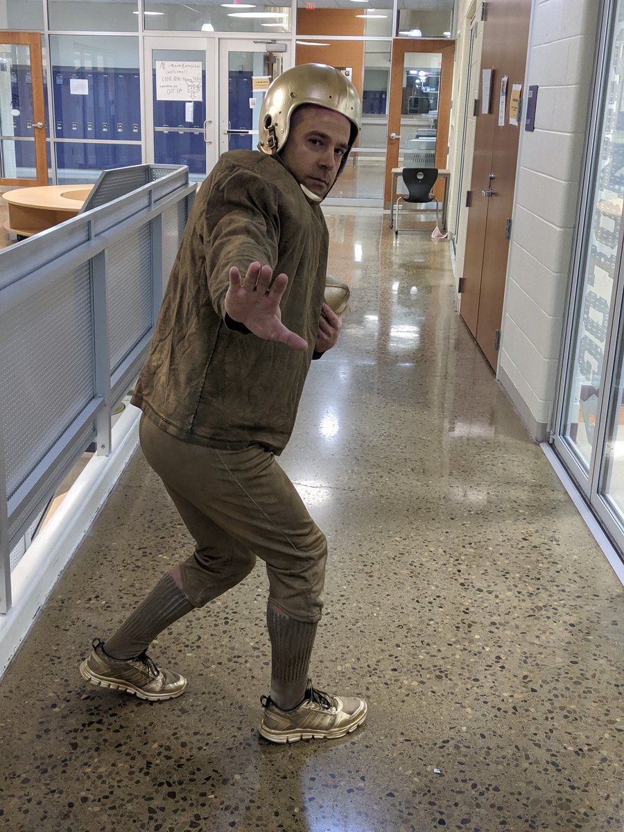ml_nottingham's tweet photo. Mr. Twiss as The Heisman Trophy!
##ReynSummitStaff https://t.co/bH9V9pegw4