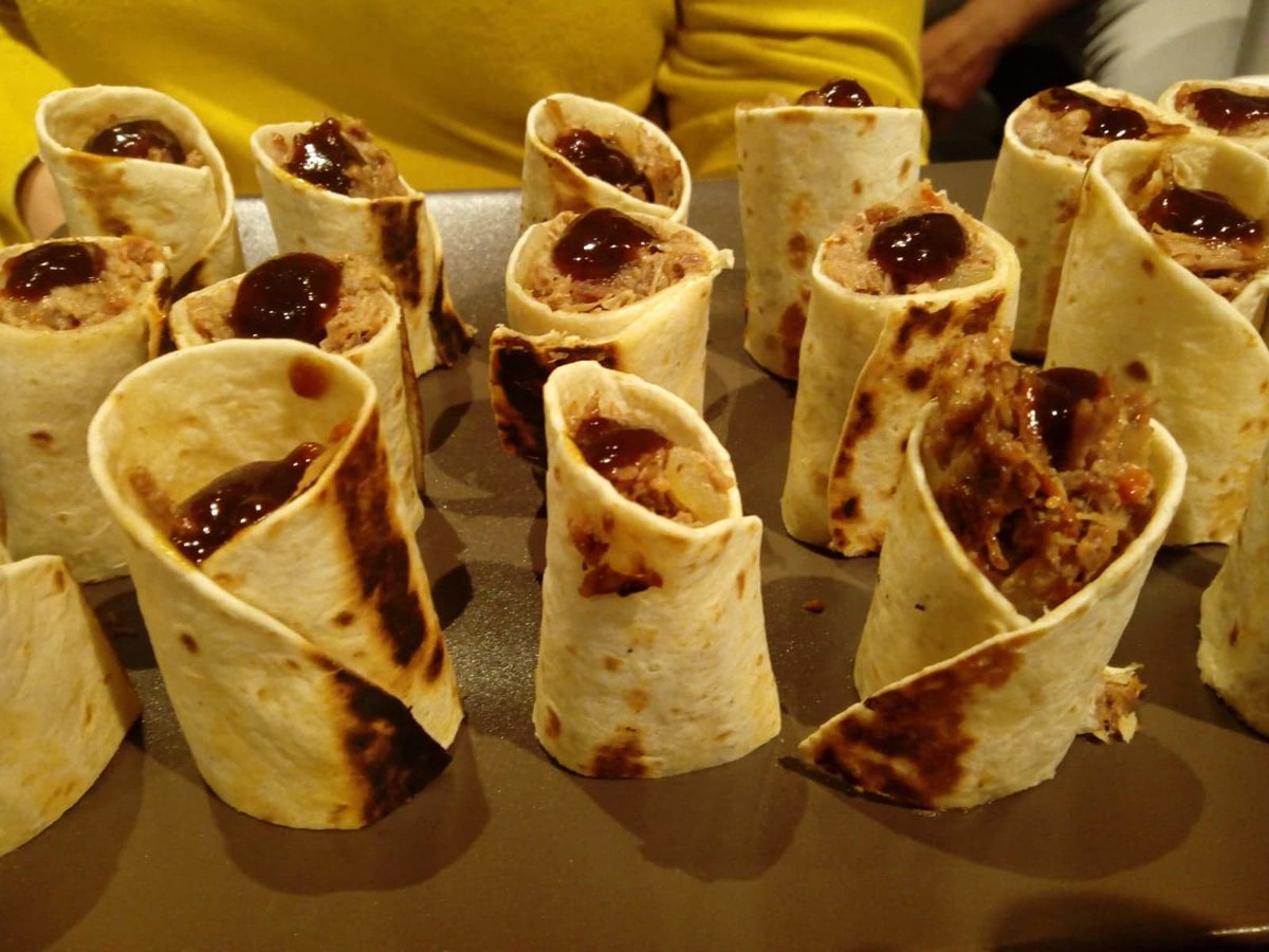 RougieES's tweet photo. Elaboració de precuinats amb productes de l'ànec: idees per als taulells de #xarcuteria (patés, tacos, crestes, canelons, #croquetes, hamburgueses, fantasies per Nadal). Coneixement i treball del #foie (elaboració d'un #micuit). By Joaquim Mallafrè, assessor gastronòmic #Rougié. https://t.co/tHUlx3PVW0