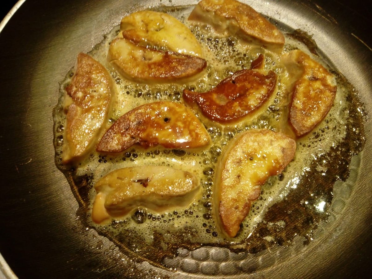 RougieES's tweet photo. Elaboració de precuinats amb productes de l'ànec: idees per als taulells de #xarcuteria (patés, tacos, crestes, canelons, #croquetes, hamburgueses, fantasies per Nadal). Coneixement i treball del #foie (elaboració d'un #micuit). By Joaquim Mallafrè, assessor gastronòmic #Rougié. https://t.co/tHUlx3PVW0