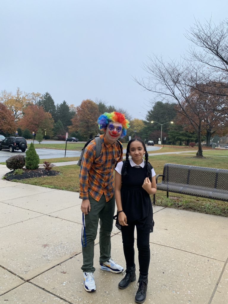 Wooten12821254's tweet photo. Character day AIHS🍭🍬🎉@LeeIRaymond @AIHSPrincipal @CresciMarty https://t.co/V5nqzDmZFr