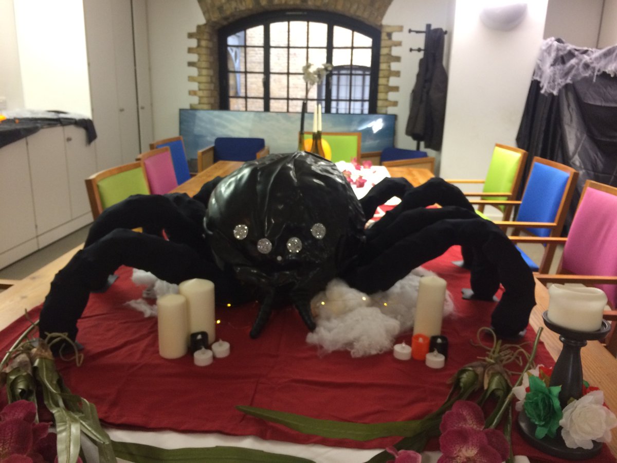 Spooktacular Halloween facts:
Jack-o'-lanterns were not initially made from 🎃 but from turnips. It is whispered in Irish legends that Jack was condemned to wander Earth forever because he tricked the devil himself.

Have a fang-tastic halloween 👻

#halloween2019 #trickortreat