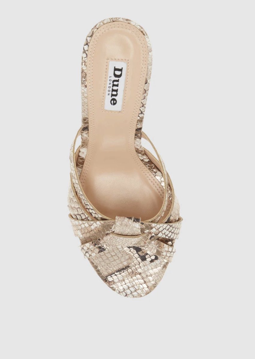 Jayaconceptng's tweet photo. 🛍..
Dune London 
Mingled strap vamp heel mulse 
N35,000
Free delivery at your door 
premium package 
#jayaconceptstore https://t.co/MojcQMUCgw