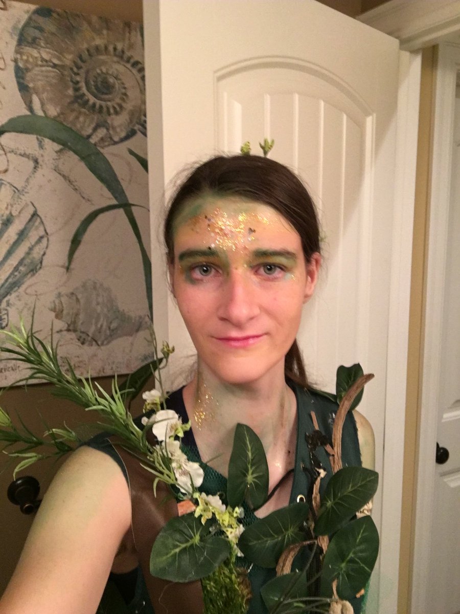 AGreufe's tweet photo. @lnhsdiversity #lnhsdiversityhalloween
#lnhsdiversity
Today I turn green as a Woodland/Forest spirit (Earth Dryad) to protect the forests from any and all harm. https://t.co/Mon7HlxtMY