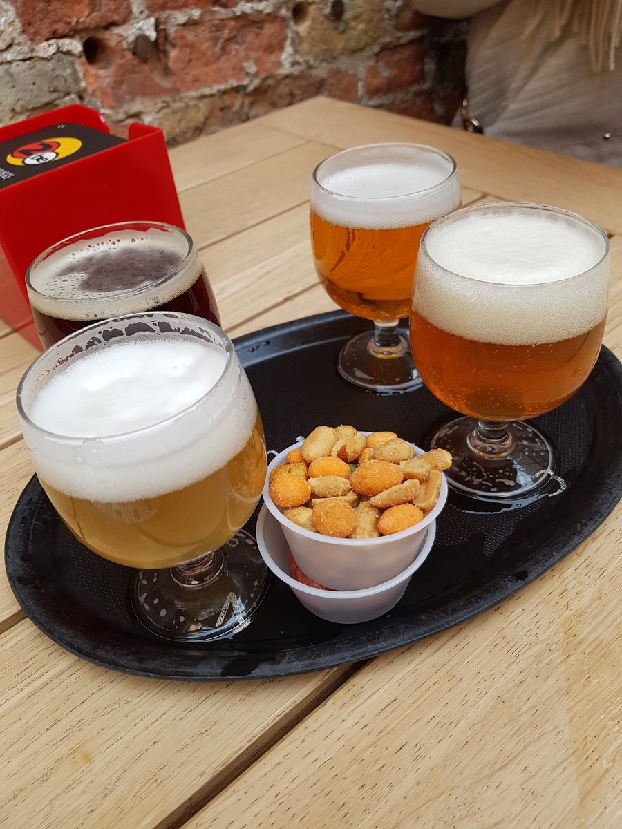 Fantastic poke bowl lunch followed by local beers !