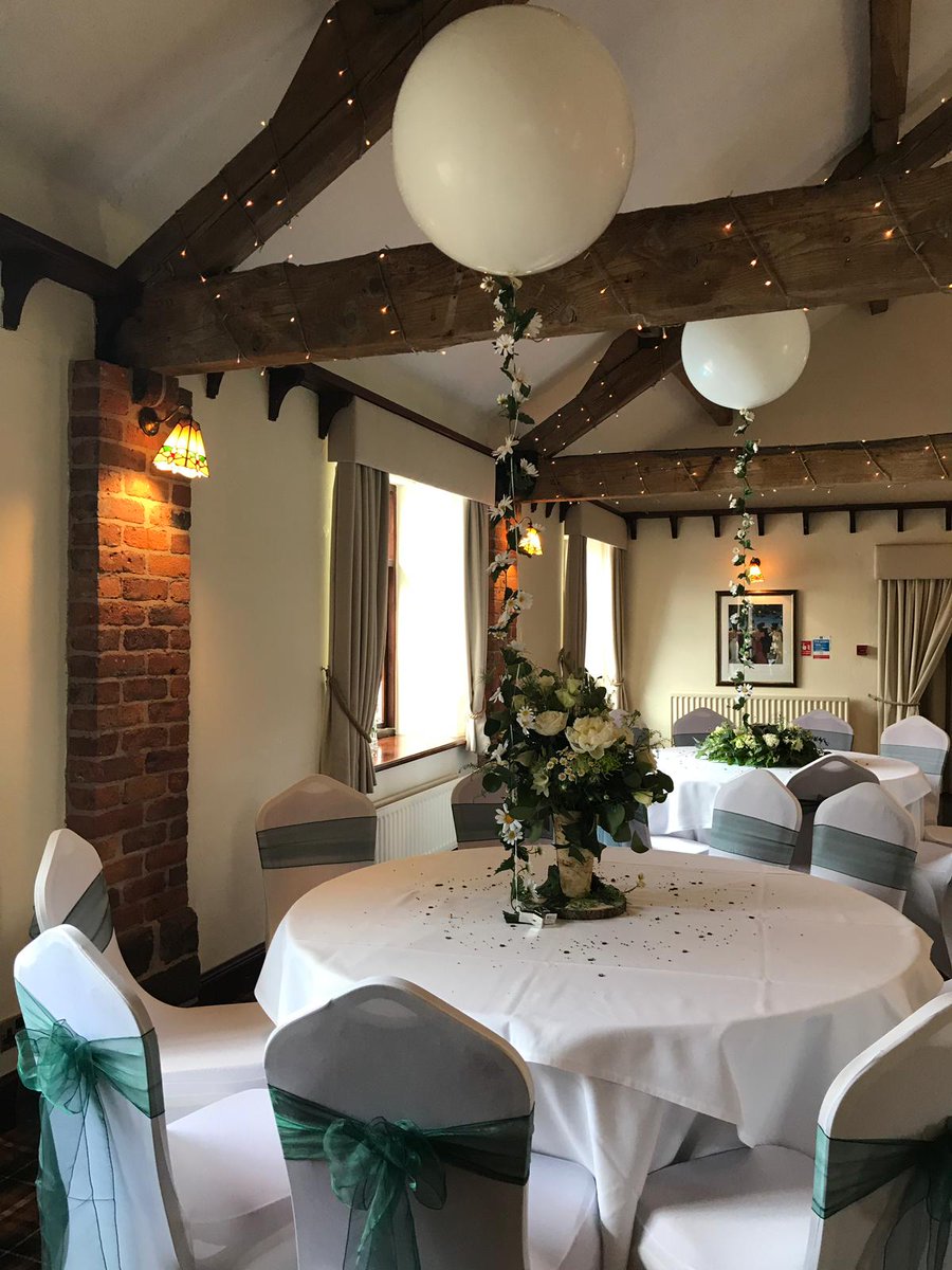 SlatersCInn's tweet image. Stunning centrepieces from a Wedding here earlier this year