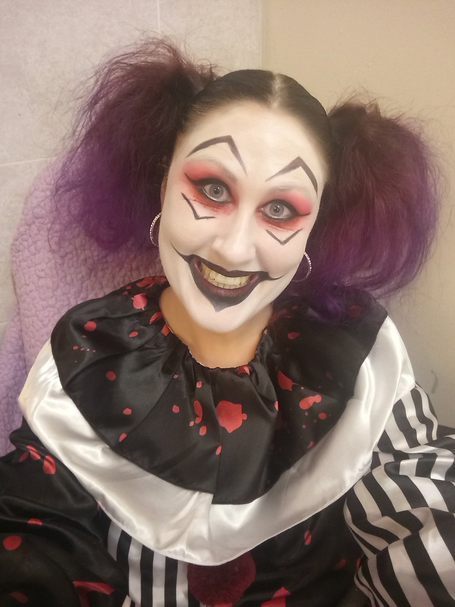 H0TICE81's tweet photo. Workin in this outfit for Halloween🎃 have a good one all 👻 https://t.co/51ZCxMWY0D