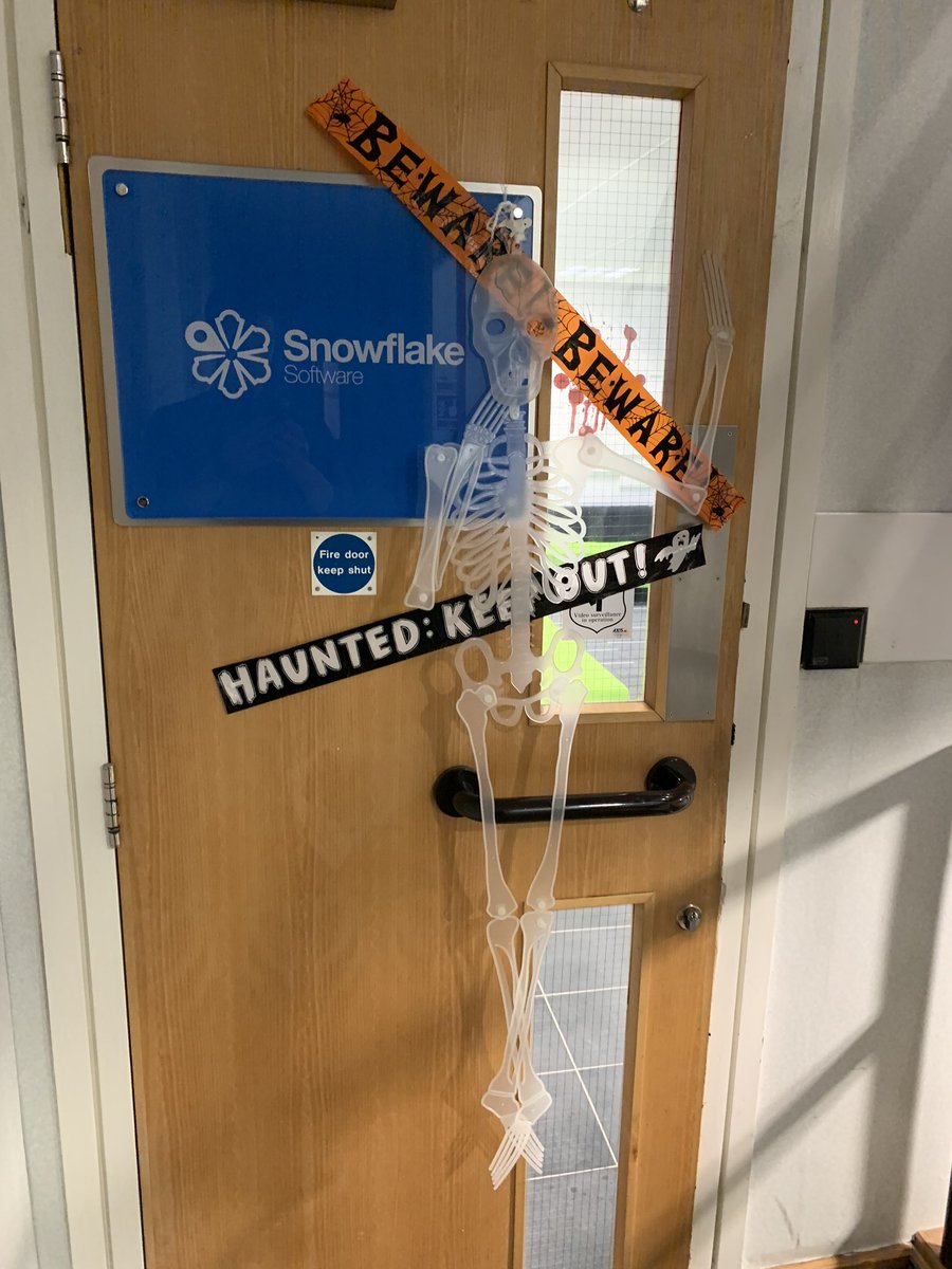 sflakesoftware's tweet image. Happy #Halloween from the @sflakesoftware team! ☠️🎃👻