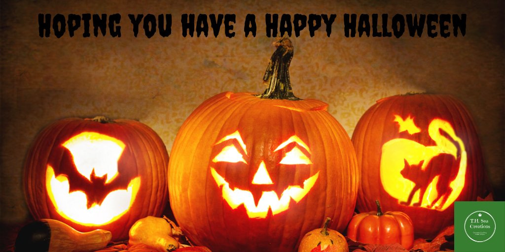 Halloween rings in the start of the Fall Holidays, which are by far my favourites.  Happy Halloween all!!!  #HappyHalloween #halloween2019