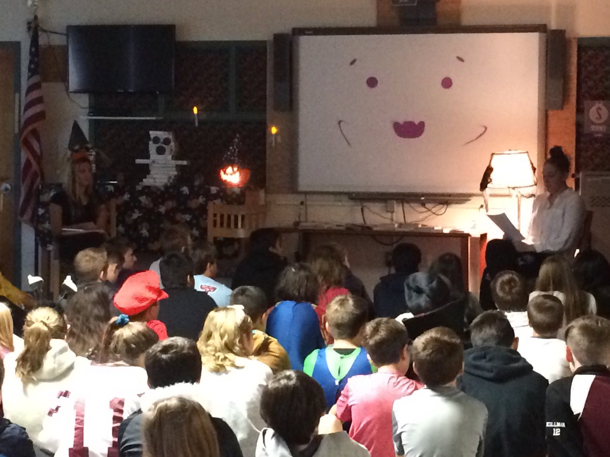 PatsyDiv's tweet image. Scary stories in the library today!