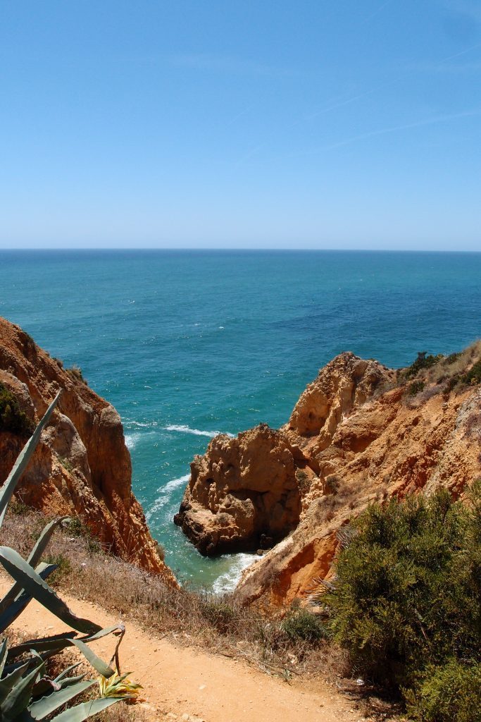 StravellC's tweet photo. Hey Folks! :) Read this article: « A Day Trip To Lagos, Portugal By Train » By Darlene Fisher https://t.co/ew1c0mfrpq #TravelMassive #rtw #stravell https://t.co/e7UCPVNv1C