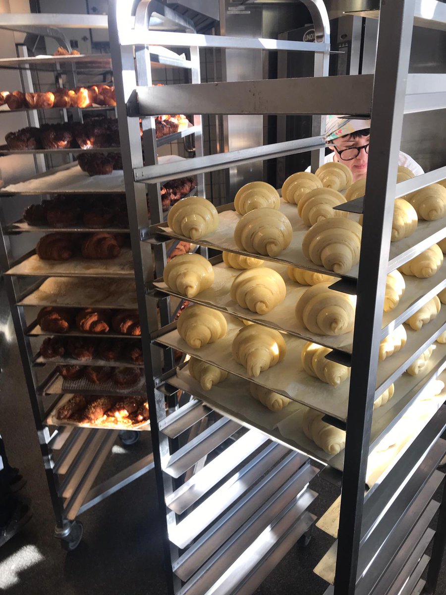NigelHaworth's tweet photo. Yesterday I went to visit Richard at Hart Bageri to have what I believe are the best sausage rolls ever, Jaffa cake and cinnamon croissants! 🥐
#ChefOnTheGo #CopenhagenBakery #Travel https://t.co/RpFn1Qio6B