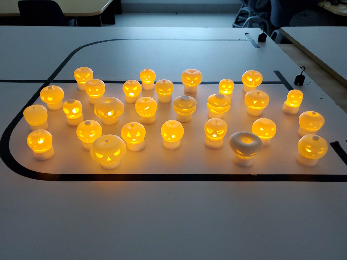 Justin_Zummo's tweet image. Happy Halloween from PLTW Intro to Engineering Gold 2! #gbsnow #gbsengineering