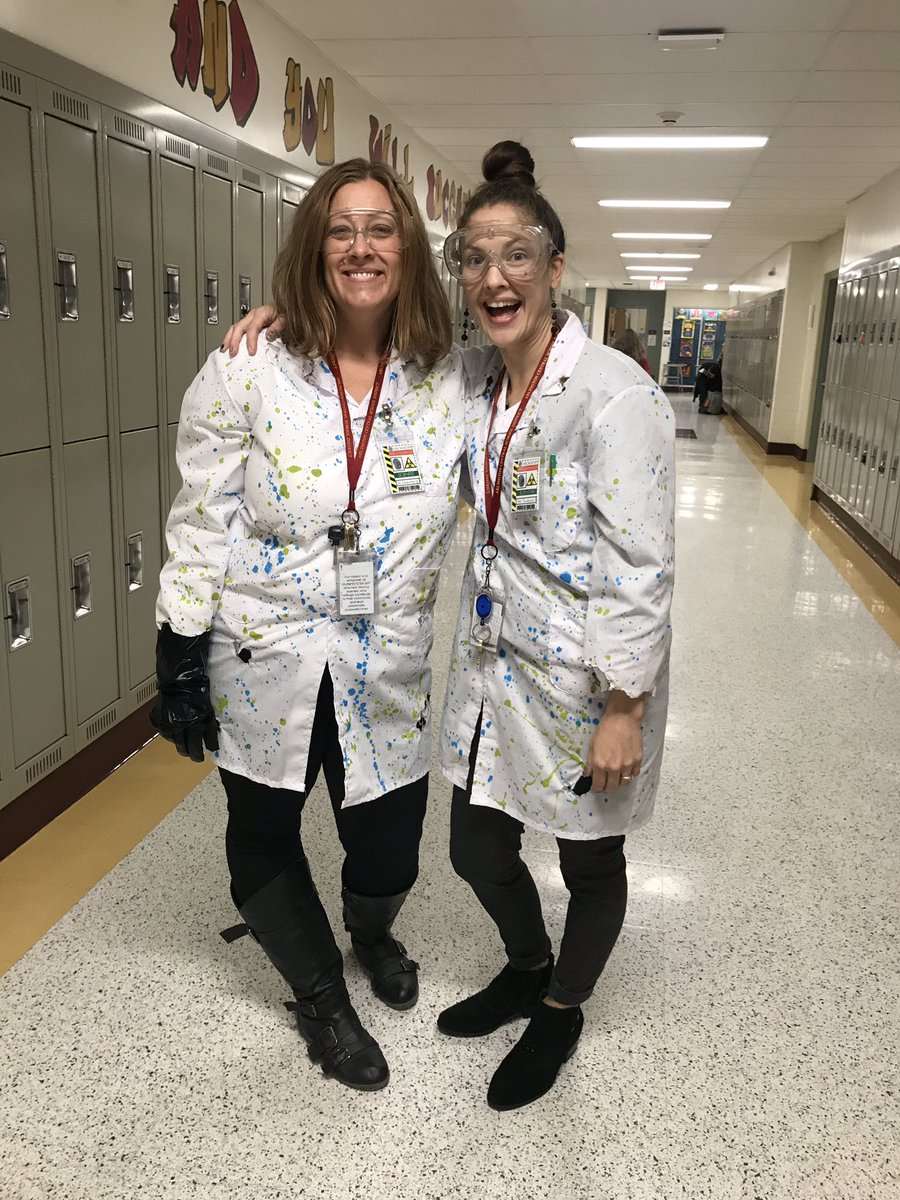 SuttonSciUVMS's tweet photo. Happy Halloween! #middleschoolshenanigans https://t.co/5vhWmiMR3O