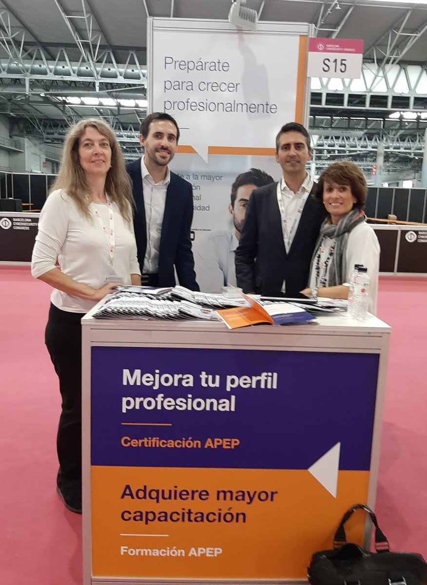 AsociacionAPEP's tweet image. APEP en Barcelona, en nuestro stand del #BcnCyberCon19 #DPOSummit    ¡Gran equipo! @CARMESO, Vicepresidenta Segunda; @eduardblasi, Vicepresidente Tercero; @JAOrgaz, director general; María Alcolea, directora Formación 😀💪