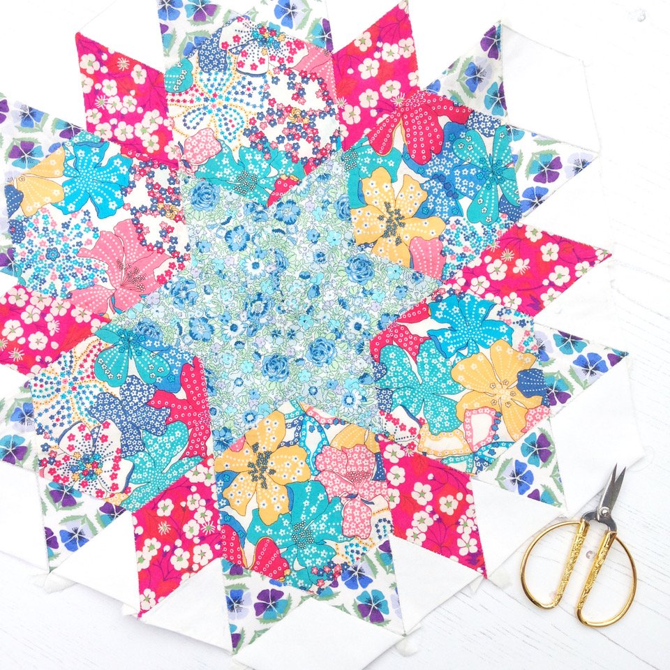 The second block from our October EPP Quilt BOM.  I'm really enjoying the slow process of EPP at the moment - especially as we are heading for the dark winter nights here in the UK #EPP #Englishpaperpiecing #slowsewing #handsewing