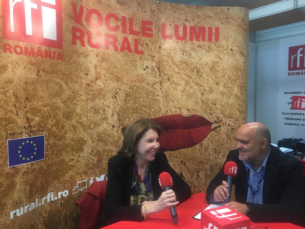 Michèle Ramis (@micheleramis) on Twitter photo Inauguration du pavillon 🇫🇷 au salon de l'agriculture 🇹🇩 INDAGRA avec deux Secrétaires d'État. Les sociétés 🇫🇷 de plus en plus présentes aux côtés des agriculteurs 🇷🇴. Merci à RFI Roumanie d'avoir couvert l'événement.
#rfi
@onahoi
<a href="/cornel_ion/">Cornel Ion</a>
<a href="/jjulliand/">Jérôme Julliand</a>
#businessfrance Inauguration du pavillon 🇫🇷 au salon de l'agriculture 🇹🇩 INDAGRA avec deux Secrétaires d'État. Les sociétés 🇫🇷 de plus en plus présentes aux côtés des agriculteurs 🇷🇴. Merci à RFI Roumanie d'avoir couvert l'événement.
#rfi
@onahoi
<a href="/cornel_ion/">Cornel Ion</a>
<a href="/jjulliand/">Jérôme Julliand</a>
#businessfrance