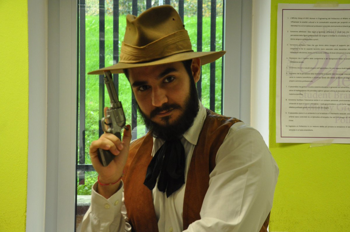 necstlaboratory's tweet photo. #LifeatNECST: festeggiamo insieme #halloween2019 con un #cakecontest, anche nei nostri trasvestimenti, immancabile il contributo di @XilinxInc
#NECSTLab https://t.co/nuxgQZuNfK
