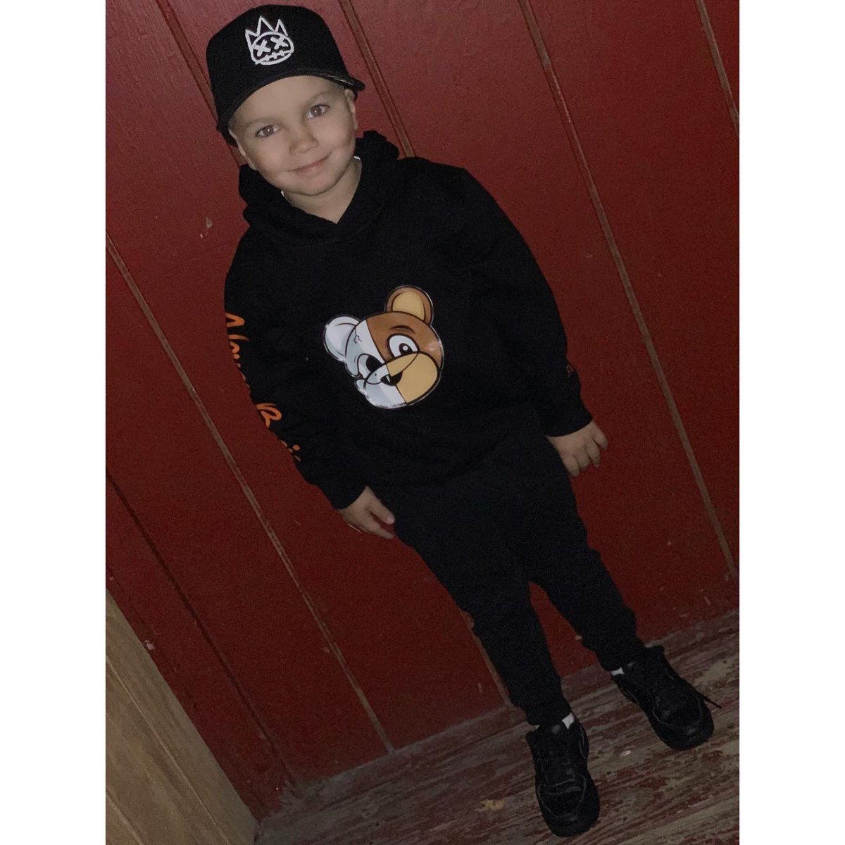 mBrooksx0's tweet image. #NeverBasic 🎃🖤