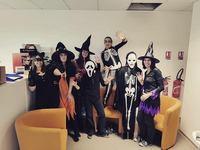 Visio_net's tweet photo. Happy Halloween à tous !! https://t.co/0RklePwSem https://t.co/LyrnQaPvSM