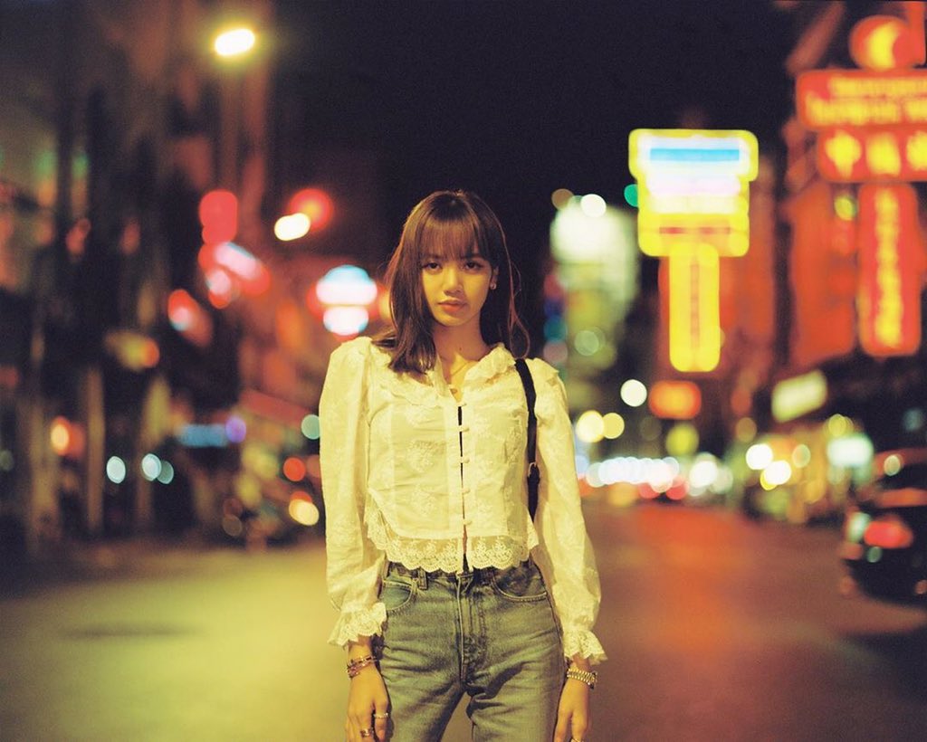 lalisa27forever's tweet image. ถ่ายรูปที่เยาวราชยังไงให้ดูเหมือนต่างประเทศ