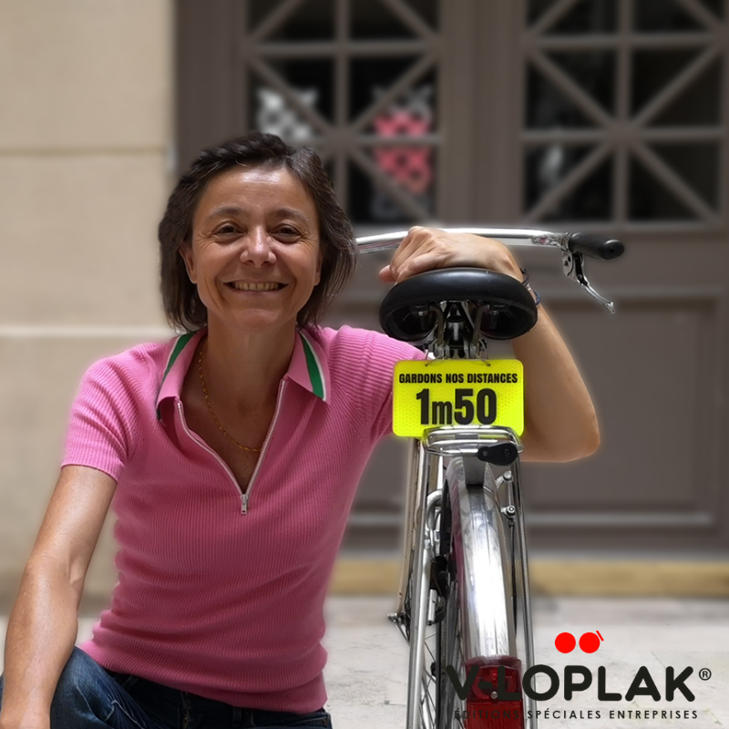 VLoplak's tweet photo. J-55 avant #Noël ! 
Catherine et Emmanuelle ont quelques idées de cadeaux à mettre dans vote hotte👇
>> https://t.co/onTx6Us3rr
#vélo #communication #event #madeinfrance #noël https://t.co/gC0SRkQ9bj