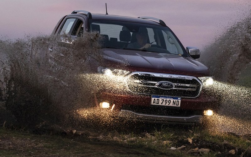 InfoAutoAr's tweet photo. #Ford #RangerExperience llega a Salta, Córdoba y Bahía Blanca #INFOAUTO - Para esta nueva edición, se diseñaron tres circuitos (NOA, NEA y Sur), que serán recorridos al mismo tiempo hasta fines de noviembre. Léelo en la web de @InfoAutoAr (https://t.co/tYlLzqWR0R) https://t.co/tlrUb1YYwq