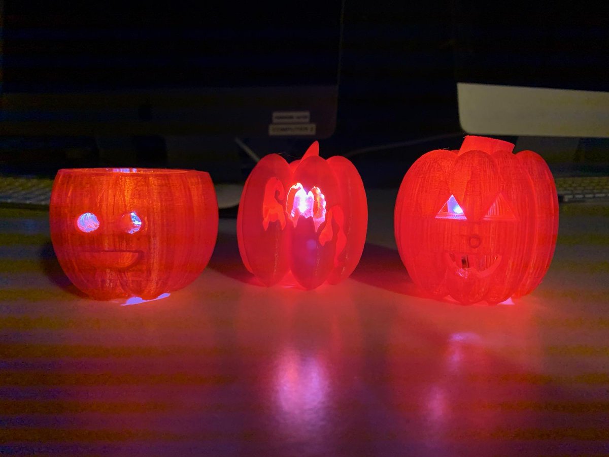 AkronManchester's tweet photo. Happy Halloween from Mrs. Taylor's Multimedia class!  Students designed jack-o'-lanterns to be 3D printed, and incorporated simple circuits to make them glow.
#3Dprinting #edtech https://t.co/zPH6OqaMdk