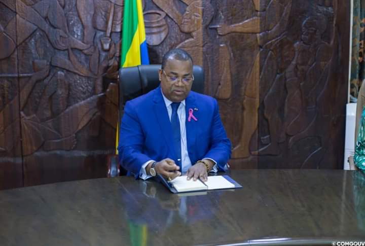 #GABON - Réunion de travail ce mercredi 30 octobre 2019, entre le Premier ministre, chef du gouvernement, M. Julien Nkoghe Bekale et le ministre délégué auprès du ministre de l’Education nationale, chargé de la formation civique, Mme Yolande Nyonda.

Faisant suite à sa rencontre.