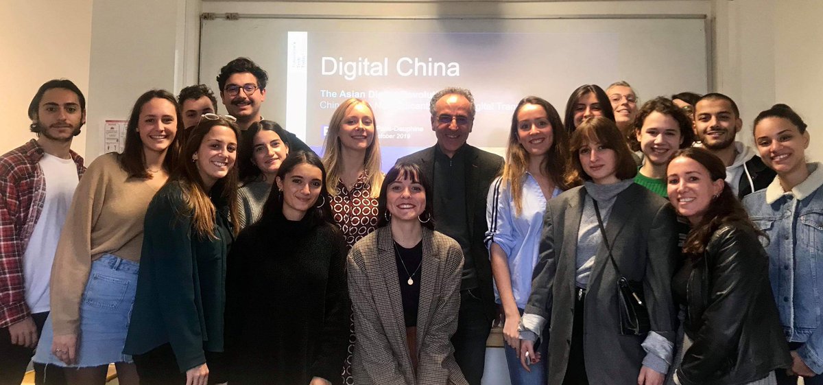 LeMaster226's tweet photo. Merci à @JeanDSeval d’avoir accordé au 226 son temps et son expertise sur le modèle numérique chinois. 3 jours intenses et très enrichissants pour l’ensemble de la promo ! #Master226 #DigitalChina #Dauphine https://t.co/ec1Oofr3Xl
