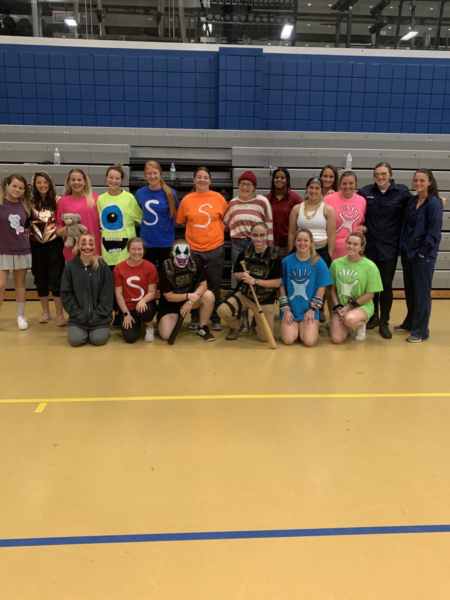 Happy Halloween from the lady Bulldogs 🎃