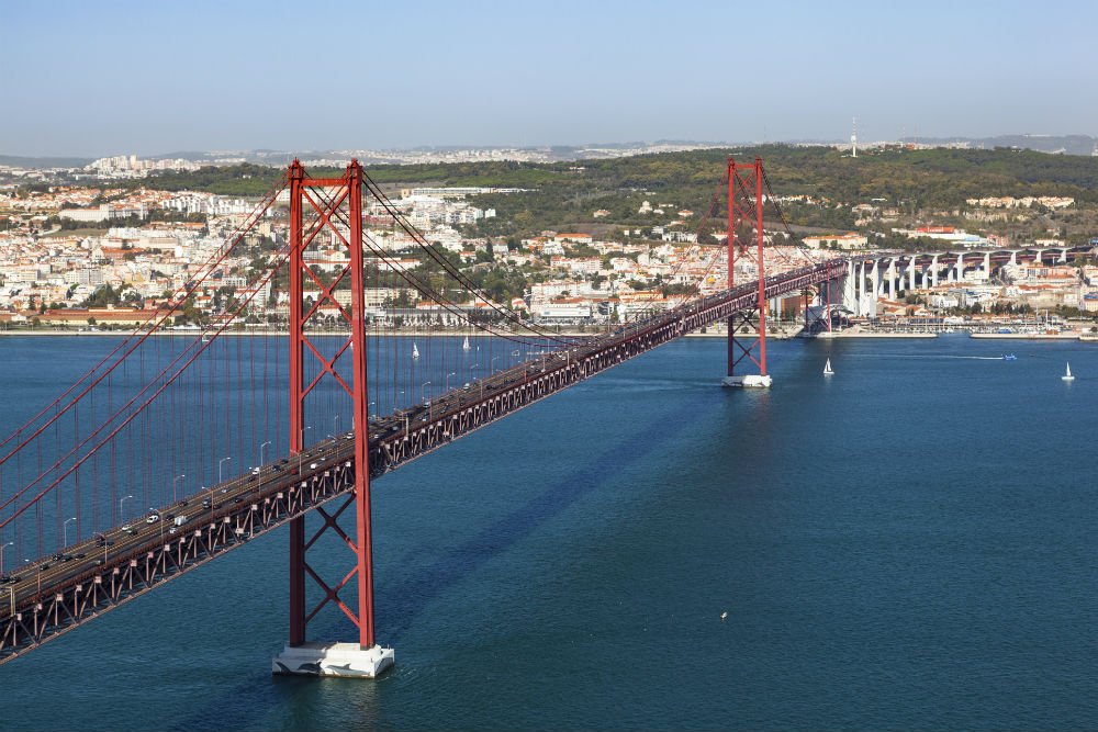 Bij deze #RaadDePlaats raden wij jou aan om eerst eventjes goed te kijken 👀 ! Weten jullie welke brug dit is en naar welke stad 🏙️ deze toe gaat? 🤷‍♂️🙋

Hint: Zelfs tweelingen hebben unieke kanten! 👯‍♀️

Laat ons weten wat jij denkt in de reacties! 🤔