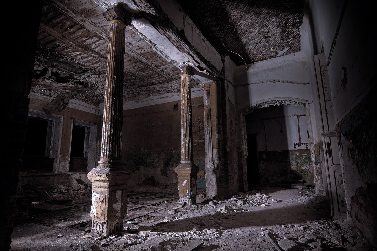 Tying up #HalloweenAtJDW is a former ‘asylum for those of psychopathic tendencies’ - in some need of modernising. 
Finding your perfect home needn’t be a scary prospect... Contact us today to put all your fears to rest: socsi.in/LiS0Z
#Halloween #johndwoodandco