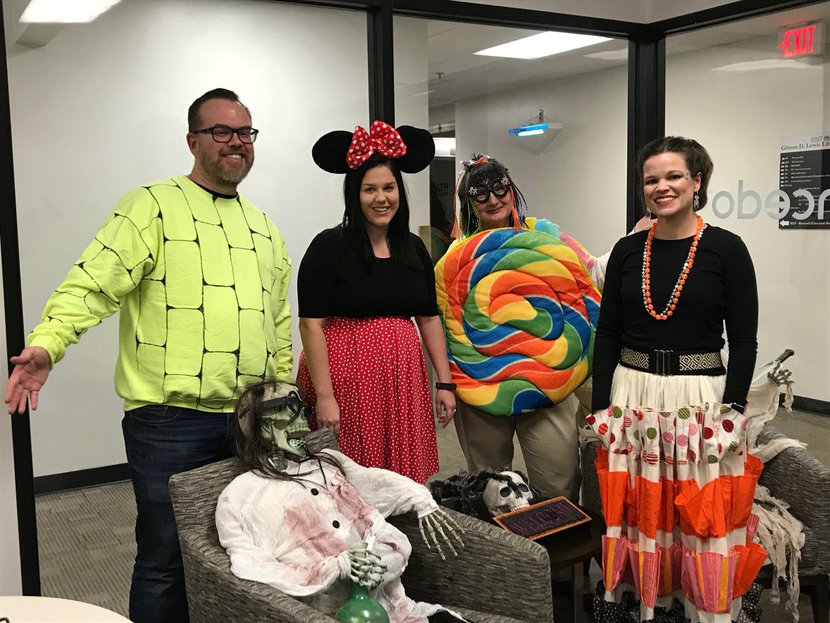 INCEDO_CPD's tweet photo. Grab a lollipop from the pocket lady while following the yellow brick road with Minnie Mouse! Happy Halloween from @INCEDO_CPD and @UNTHSC! https://t.co/Ninwzv5XyZ