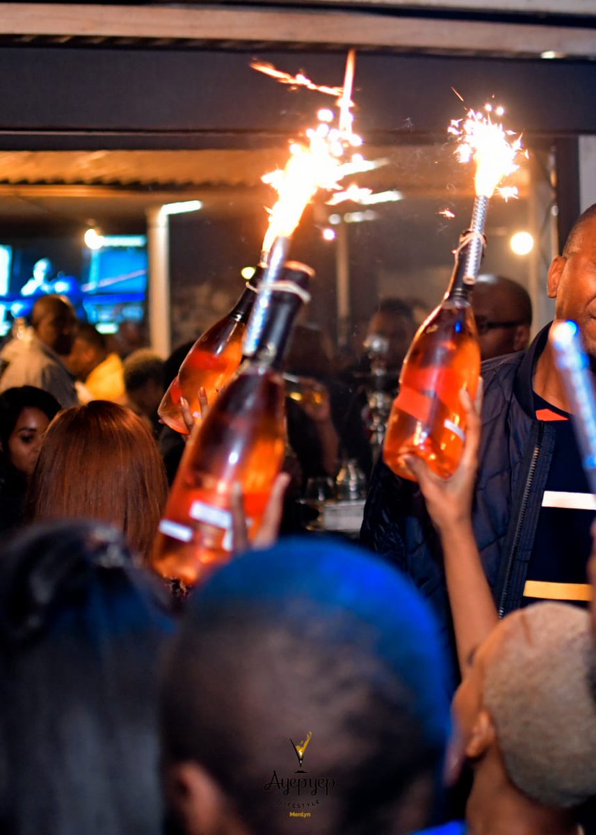 Into the Night we go @AyepyepMenlyn #ThursdaysOnDeck
With <a href="/SnowDeep_SA/">SNOW DEEP</a>