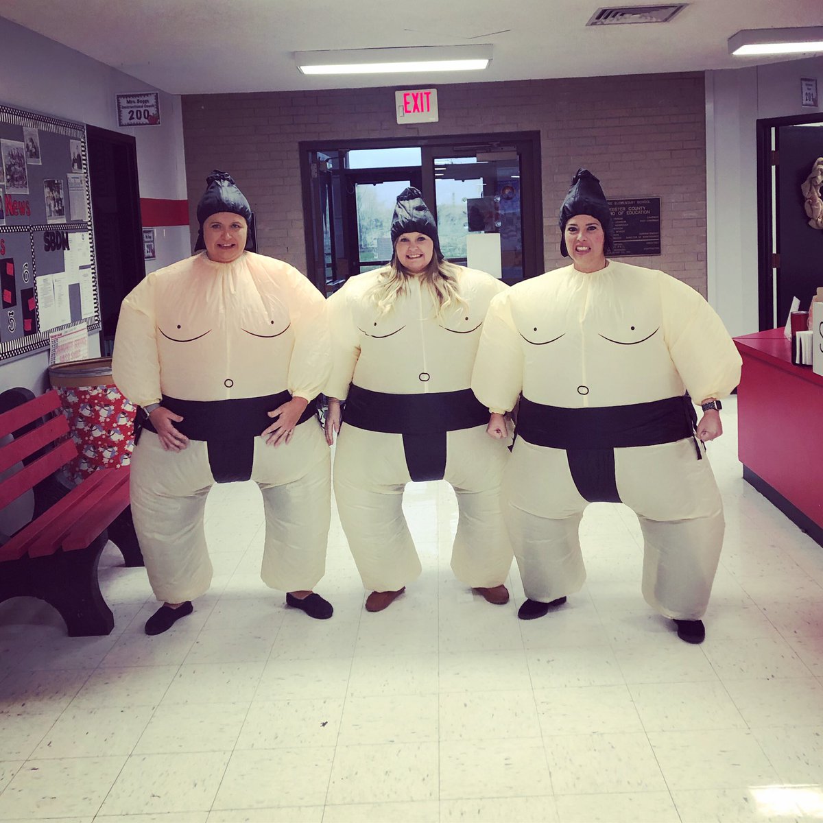 SebreeSchool's tweet photo. You know you want SUMO this SES awesomeness! Happy Halloween! #RiseUpSebree #1WC https://t.co/SKQSiBfLyo
