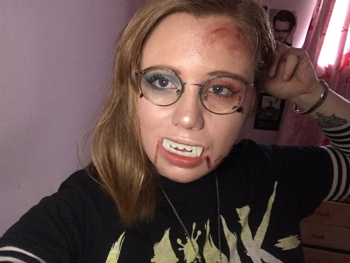 oddnaran's tweet photo. dressed as an e girl for work, happy halloween 👻 https://t.co/47pfWrxmbu