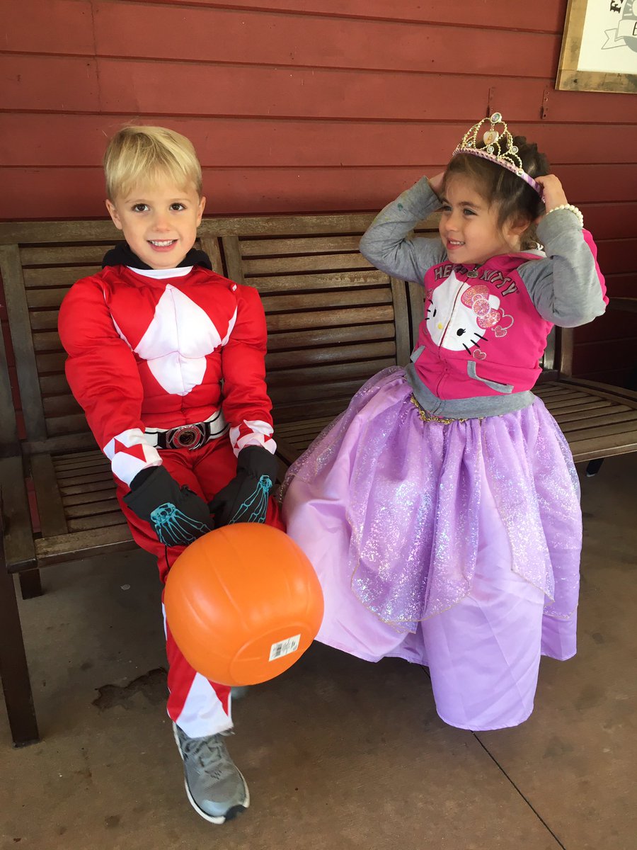 ChristinaLaComb's tweet photo. Happy Halloween from the princess and the power ranger ! #TheNine https://t.co/jgcj58QR7W