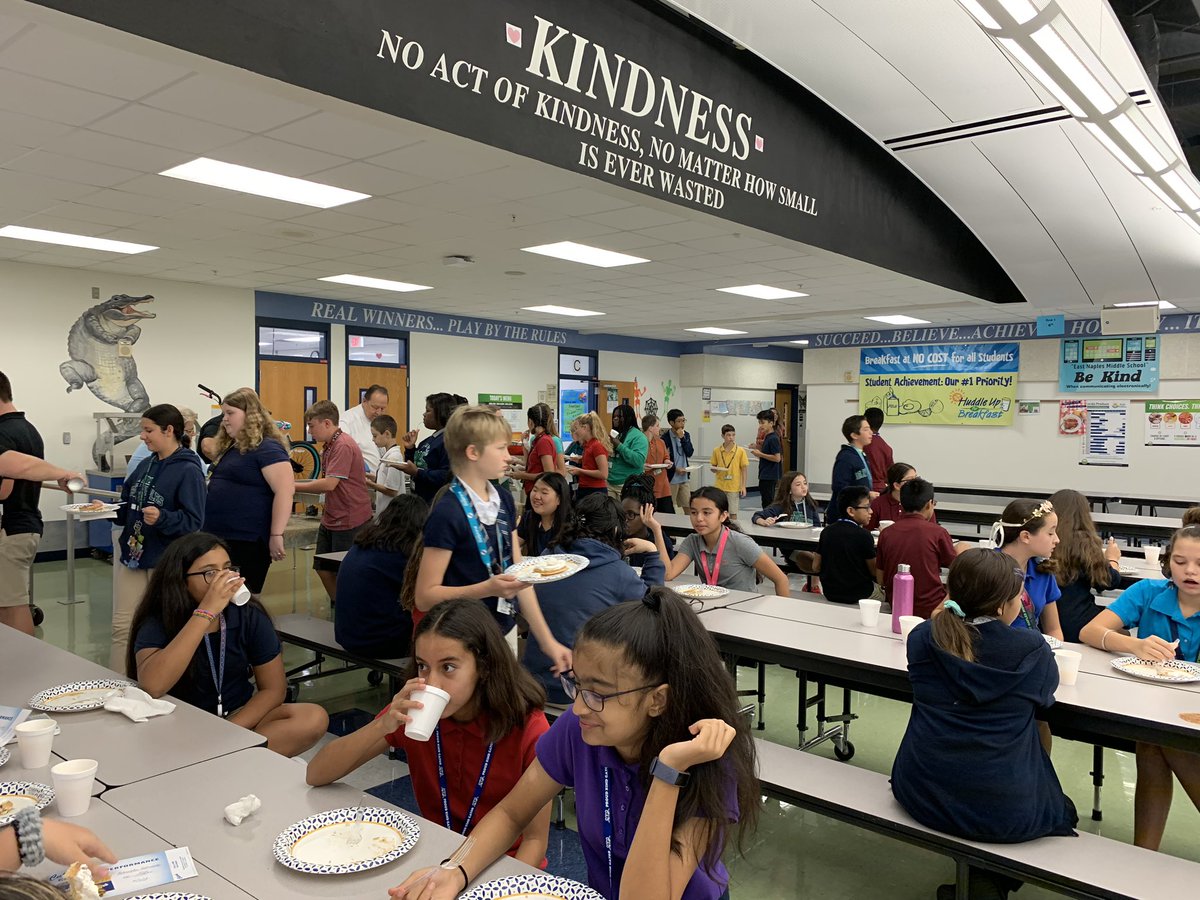 ENMGators's tweet photo. Straight “A” Pancake Breakfast. Proud of our Gators! #ccpsfamily #gameongators https://t.co/H1rSuMa7gI