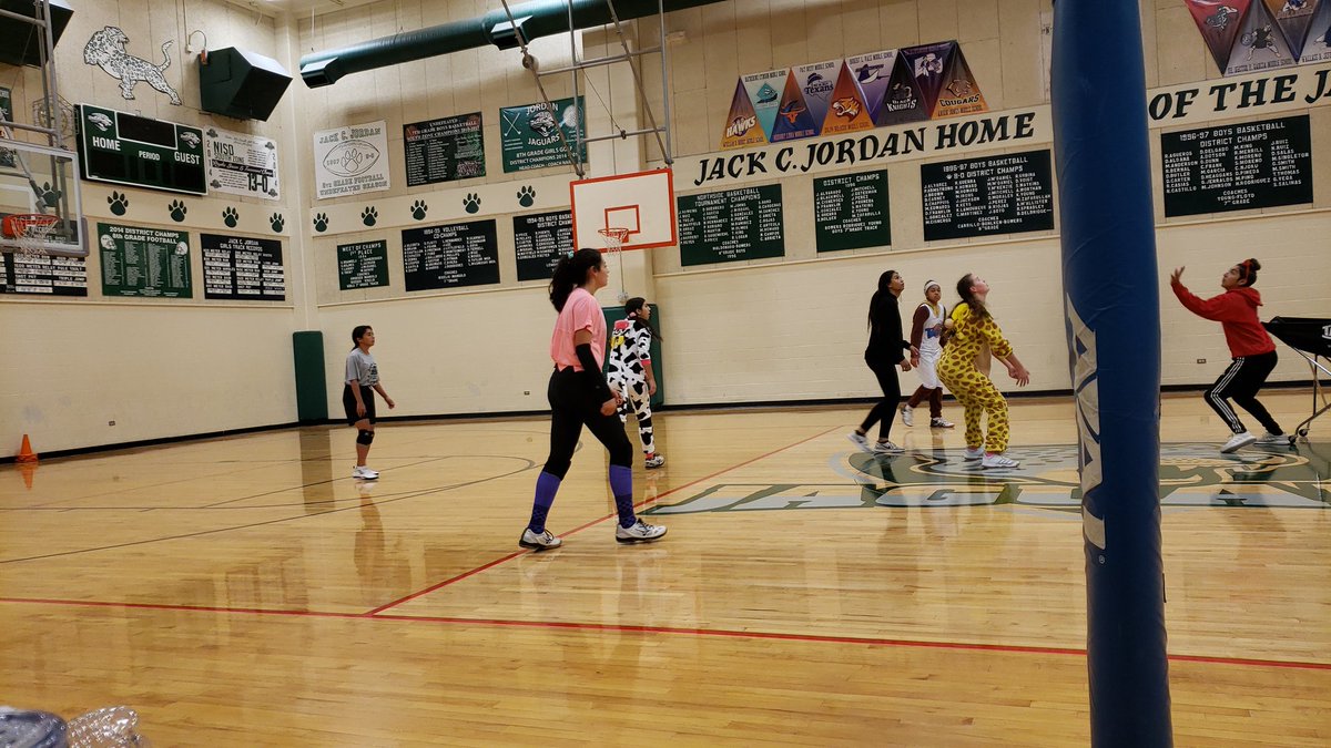 LadyJags1's tweet image. Costume practice! We've got an incredibly dedicated group of girls who practiced bright and early this Oct 31st.  @JordanNISD @MsHallScience #RomerosRegulators #jordanMSlegends
