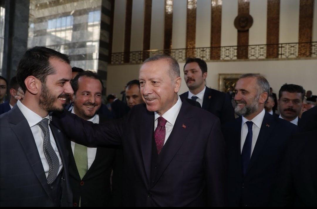 kurtulus_adnan's tweet image. "Allah senin için,senin kendin için seçtiğinden yukarıda bir şey seçmiştir." diyor İsmet Özel
Sayın Cumhurbaşkanımız ile biraraya gelmek, hasbihâl edebilmek, iltifatlarına mazhar olabilmek de bizim için bu sözün tercümesi olmuştur.
@eminogluenes @ibrahim_besinci @AvukatFatihKaya