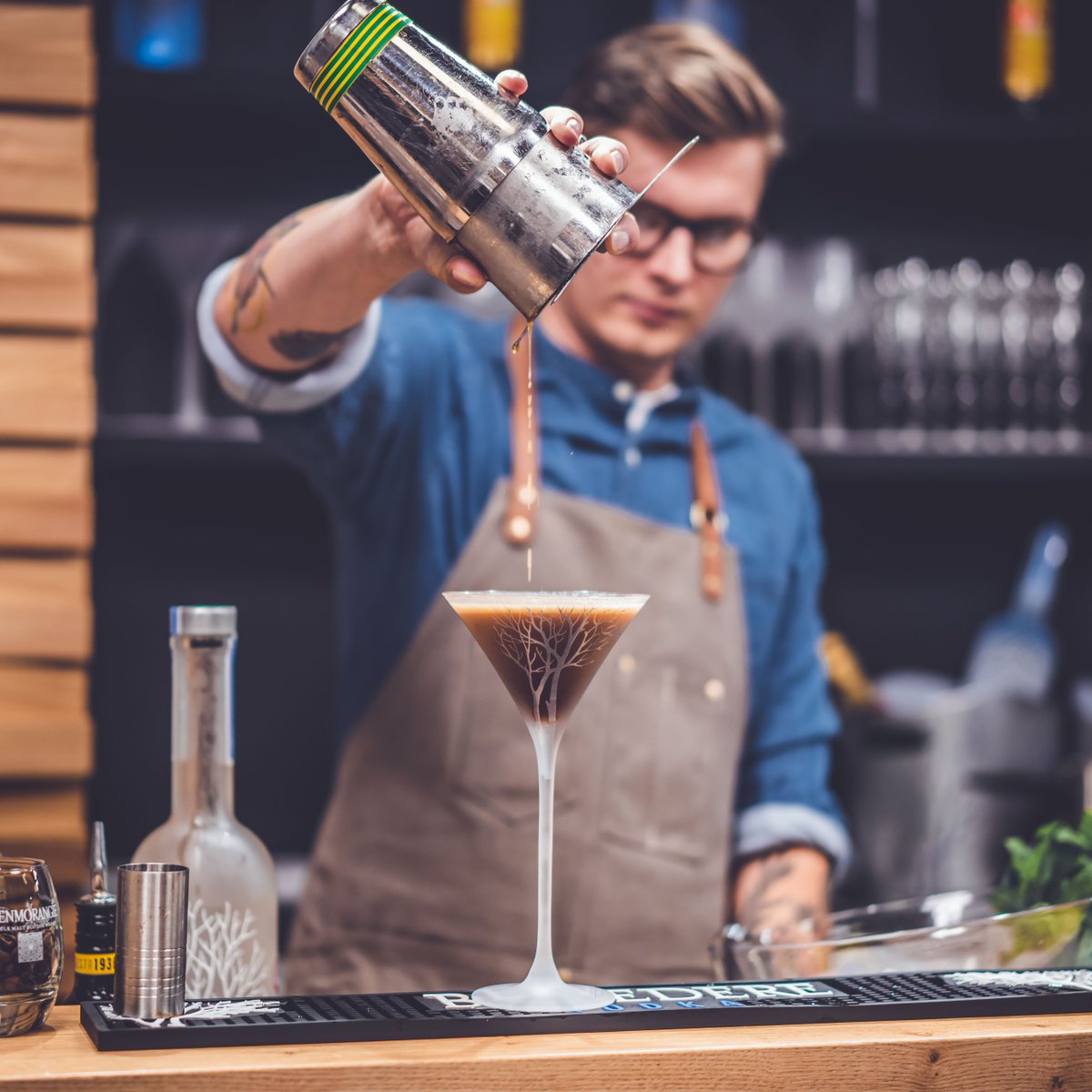 AdamGrooming_'s tweet photo. #Treat or #trim 🎃? Whatever your choice is, ADAM will treat you a range of #cocktails with your trim in selected ateliers.

#HappyHalloween https://t.co/6XfNVQJ6GE