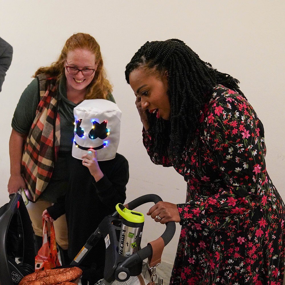 noneyab45's tweet photo. @RepPressley took the time to not only provide my #littlelobbyists with a treat but to also listened to us about our the need to #ProtectPreExistingConditions. We thanked her for her work in #MedicalDeferredAction. https://t.co/g76VYyF9X6