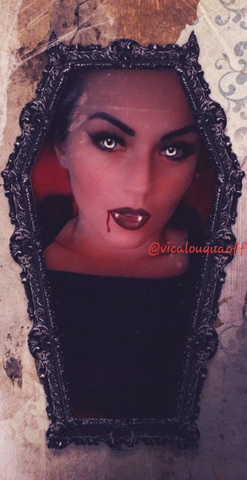 Qui veut que je lui suce.... le sang ? Ma f&ecirc;te pr&eacute;f&eacute;r&eacute;e ❤  #HappyHalloween2019 #HappyHalloween https://t<a href="/tag/happyhalloween"class="tags"><span>#happyhalloween</span></a><a href="/tag/happyhalloween2019"class="tags"><span>#happyhalloween2019</span></a>