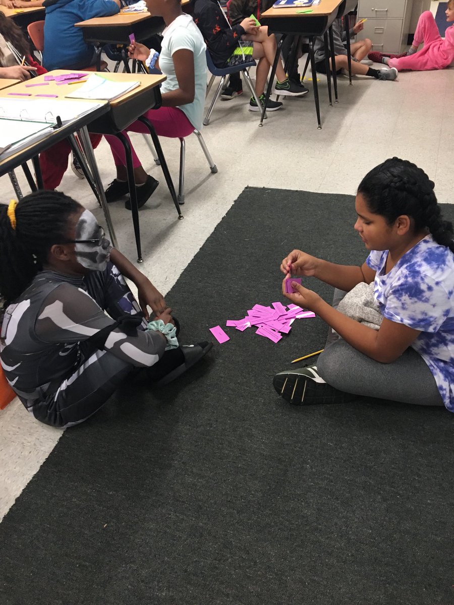 eliz_mize's tweet photo. Halloween vocabulary review game #smithseabees https://t.co/4A5t8sDzyr