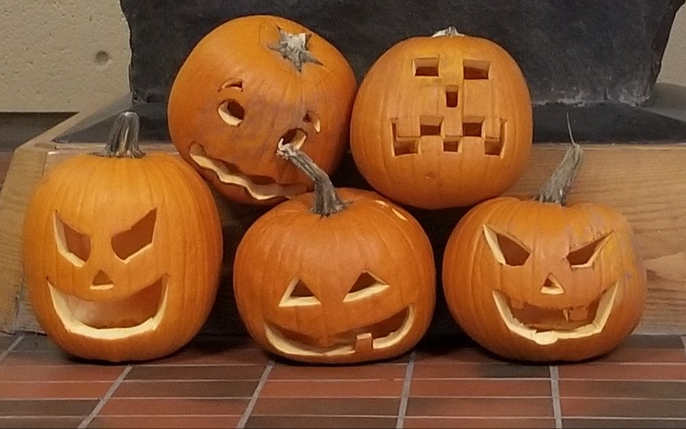 QueensBTech's tweet image. Queen's Mining Online wishes everyone a spooky Halloween!