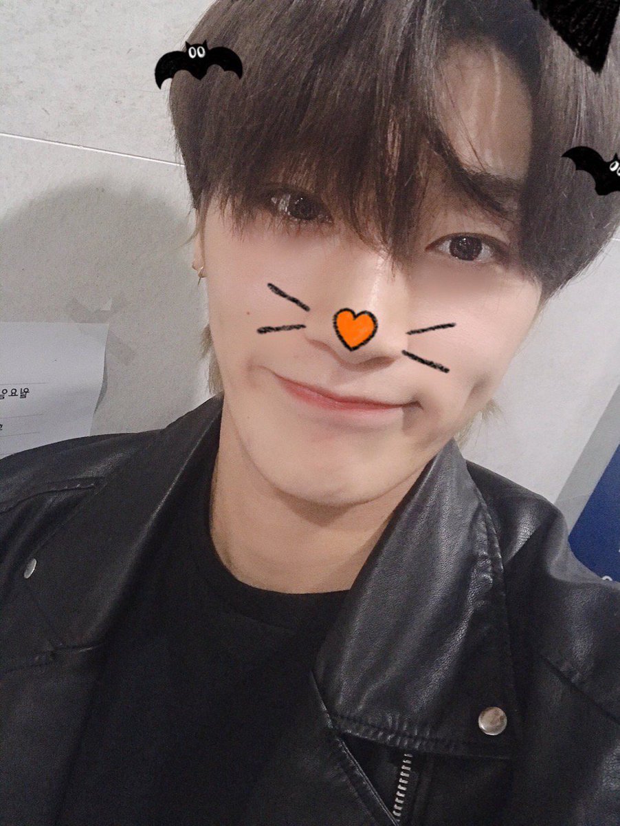 _Beatch_Bitch_'s tweet photo. I will always be by your side when you need it💜
Baby i love you so mad @ATEEZofficial #SAN #ATEEZ https://t.co/QzxQDRC2TB